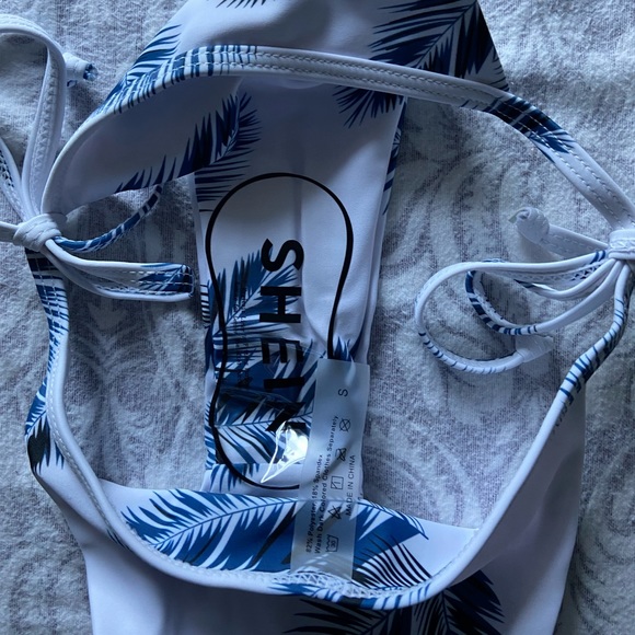 Bikini - Picture 4 of 4